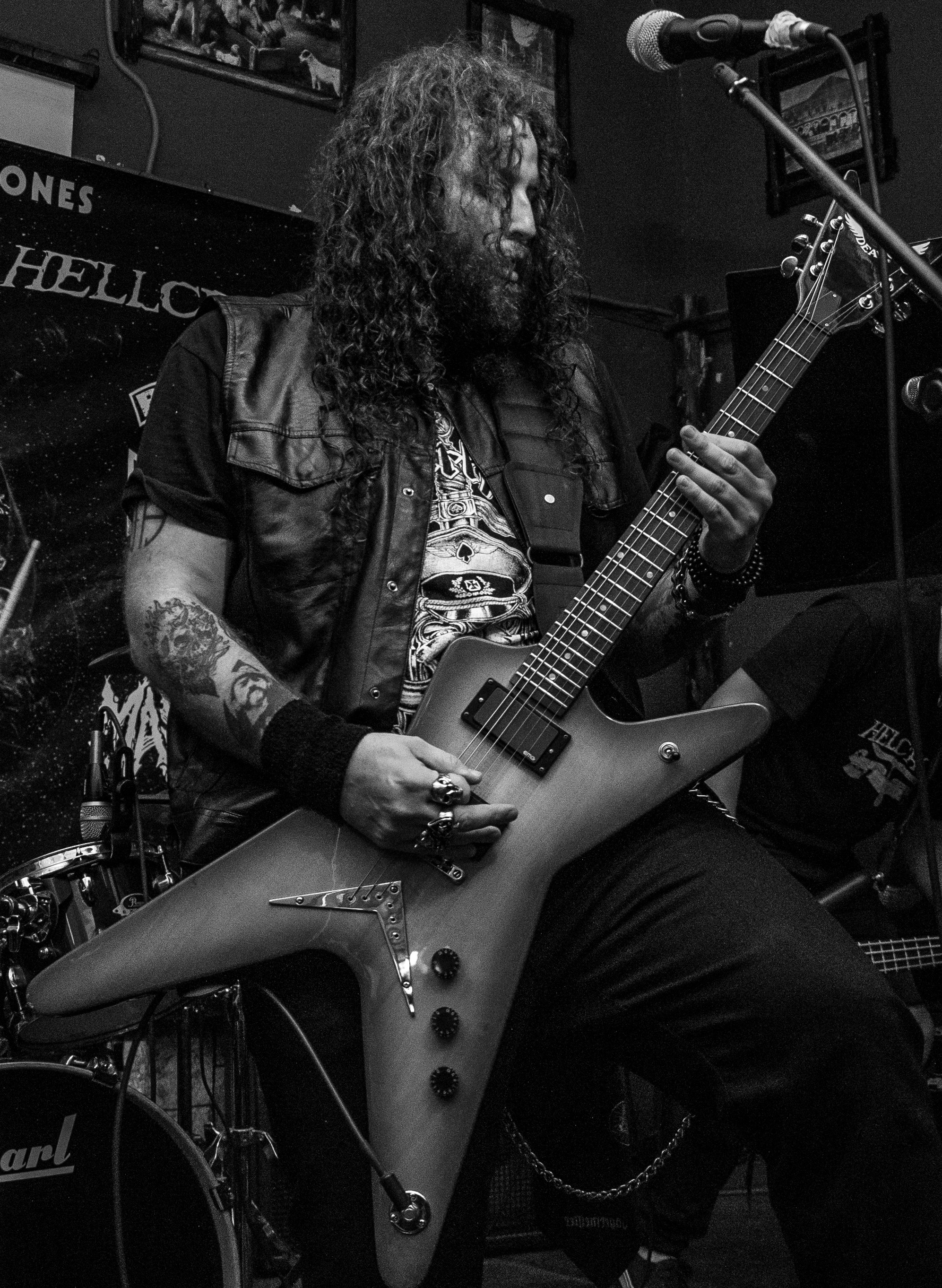 Hellcross Groove stoner metal band