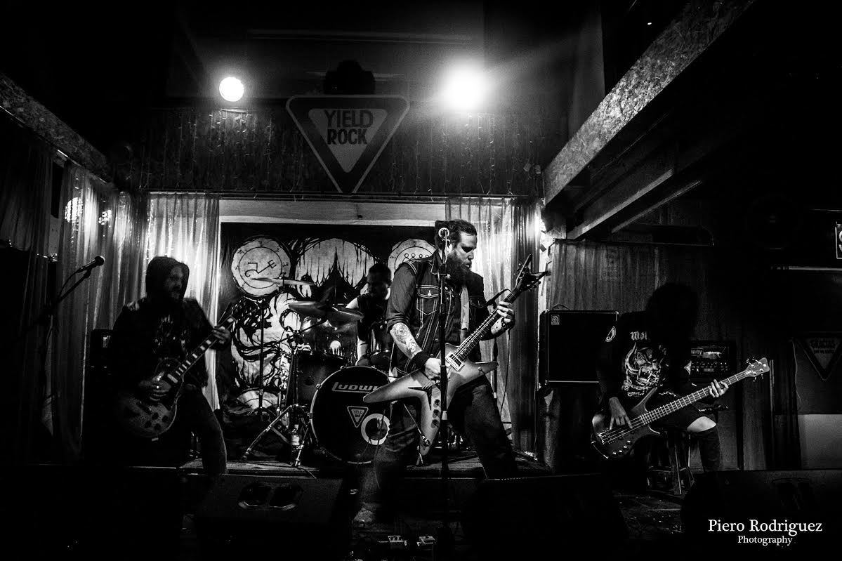 Hellcross Groove Stoner Metal band